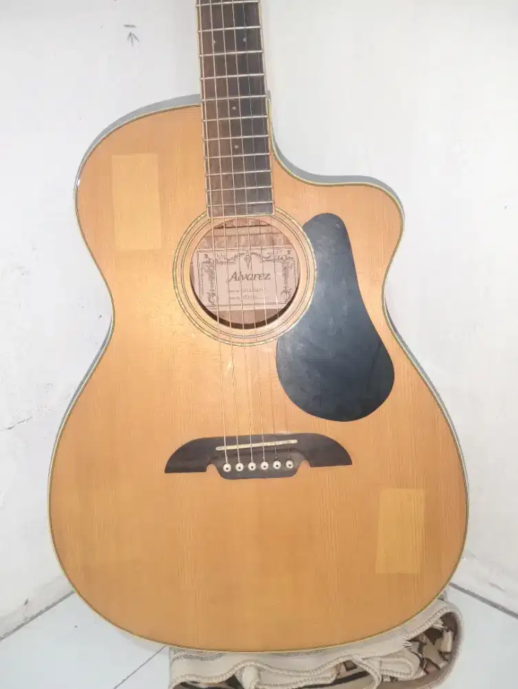 Gitar Akustik Alfarez Original
