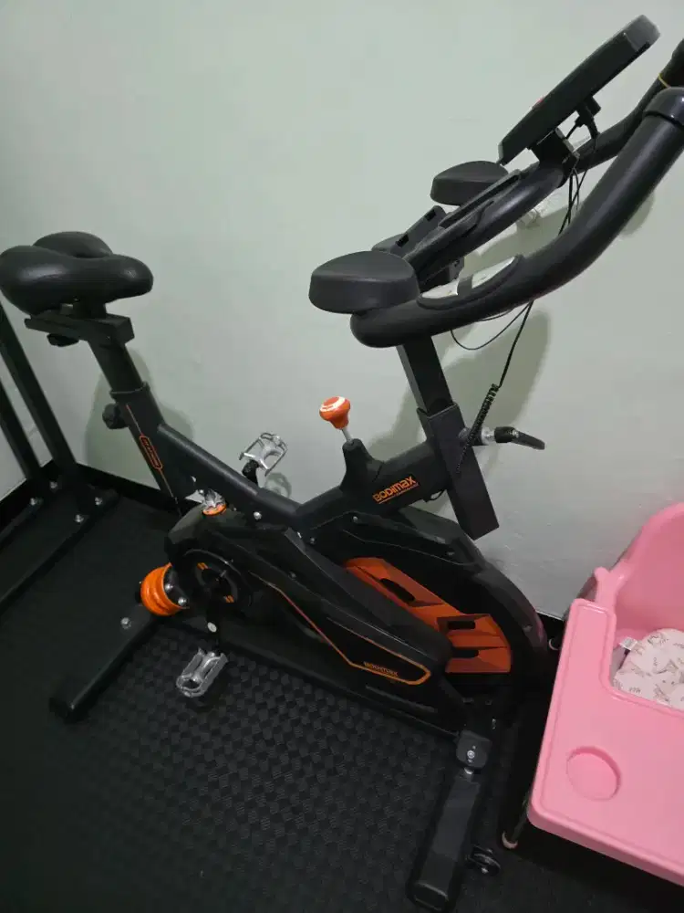 Sepeda statis merk Bodimax Swing Racer