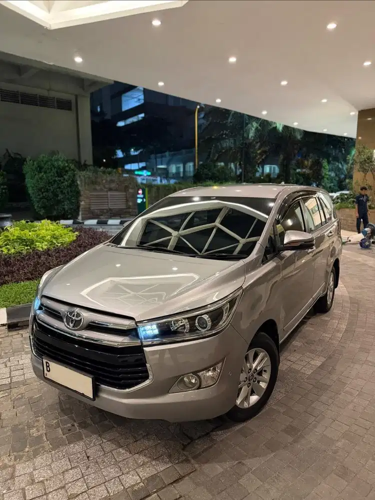 Toyota kijang Innova reborn 2.4 V 2020 Silver low km!