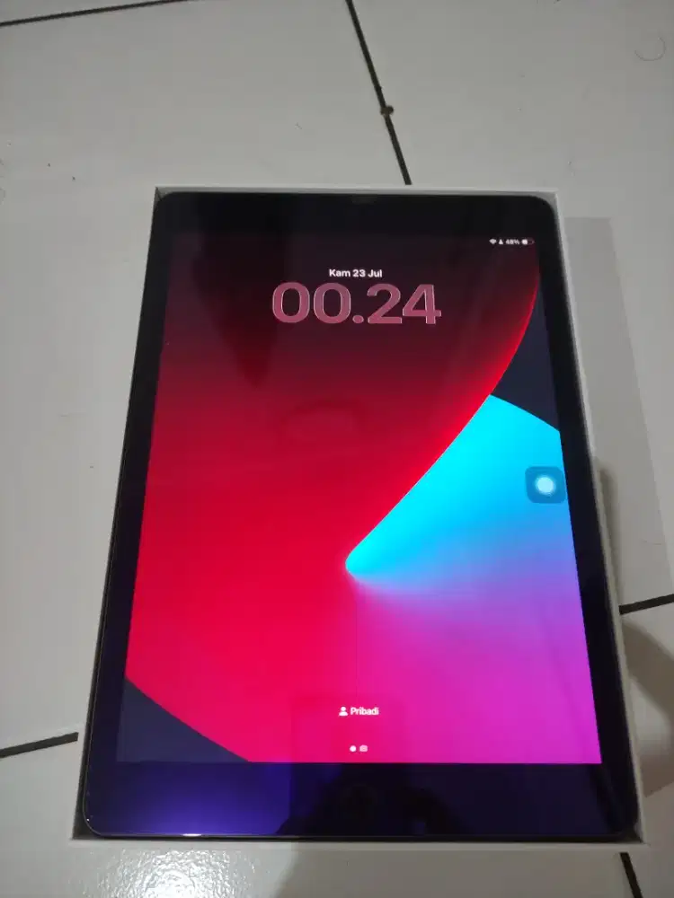 Ipad gen 8 128 like new
