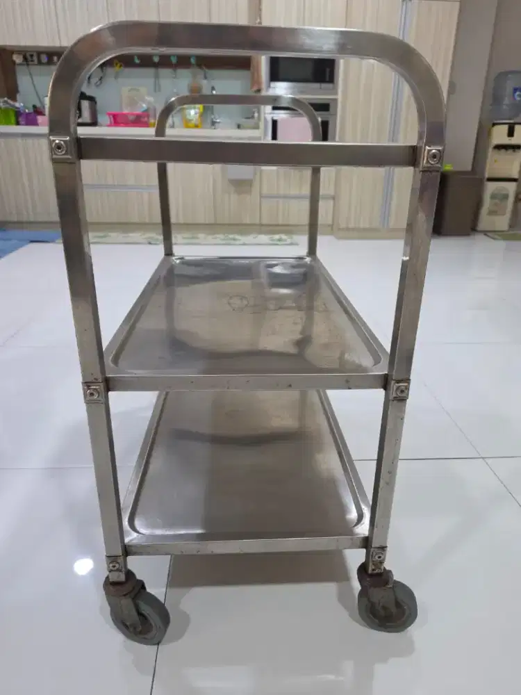 Trolly pengantar makanan krisbow