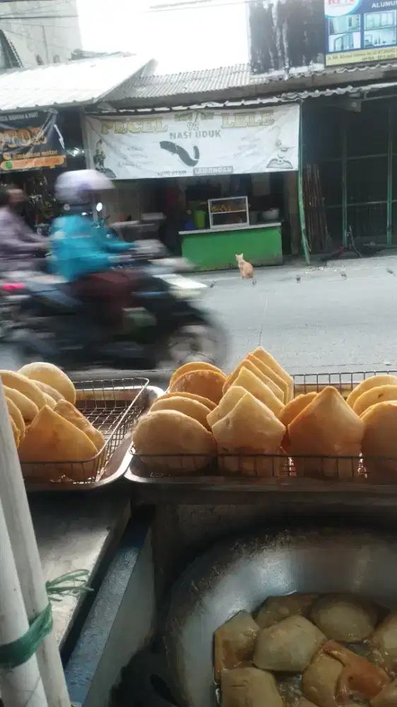 Jualan cireng isi