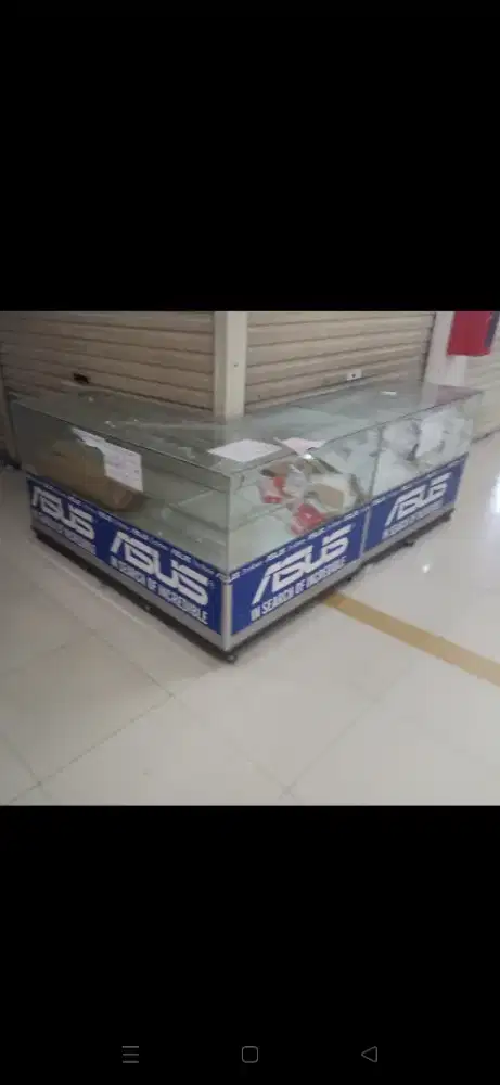 Dijual etalase bekas konter hp
