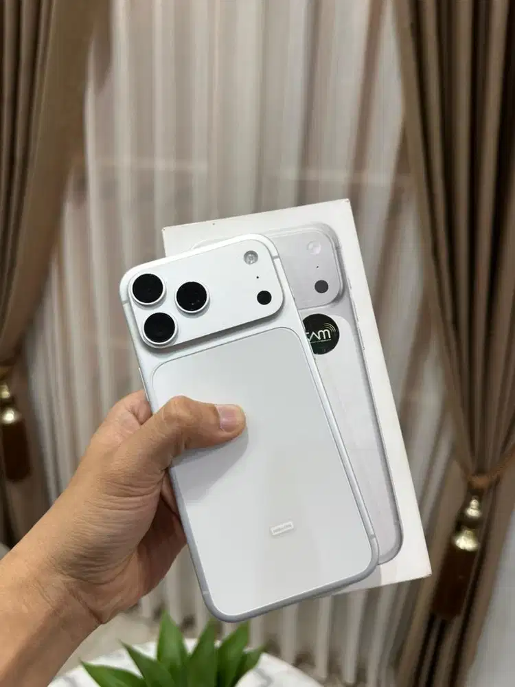 iPhone 17 Pro Max 512 Likenew Resmi iBox CC Rendah