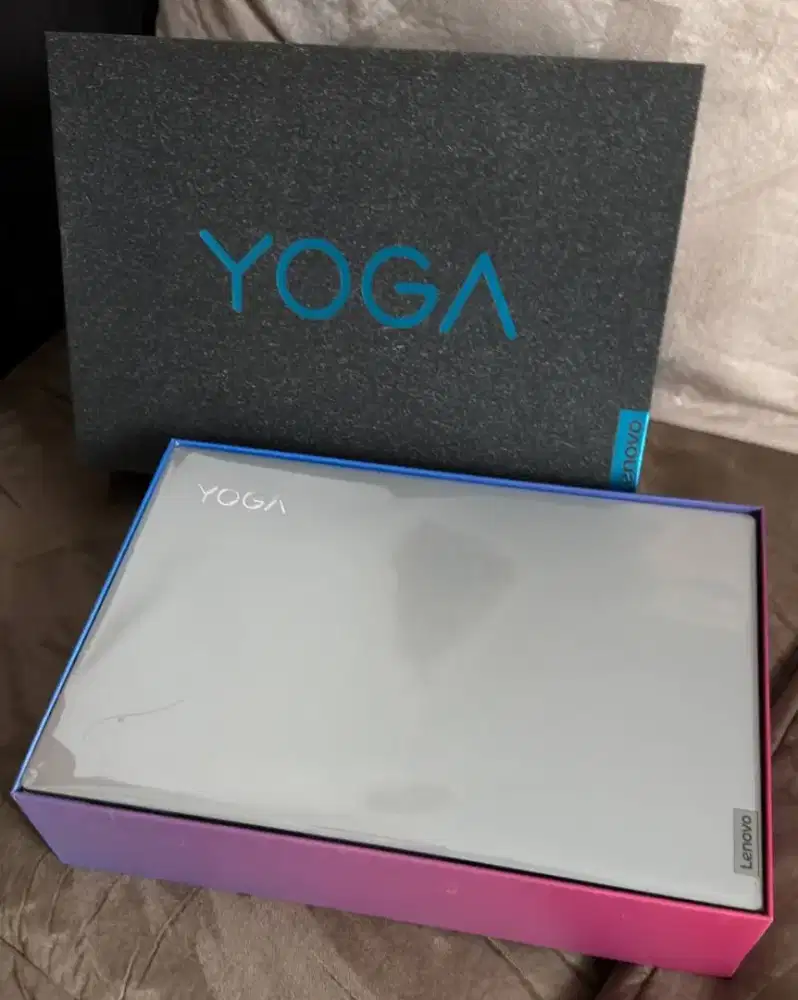 Lenovo Yoga Slim 7 Carbon 14ACN6 laptop second bekas 1tb