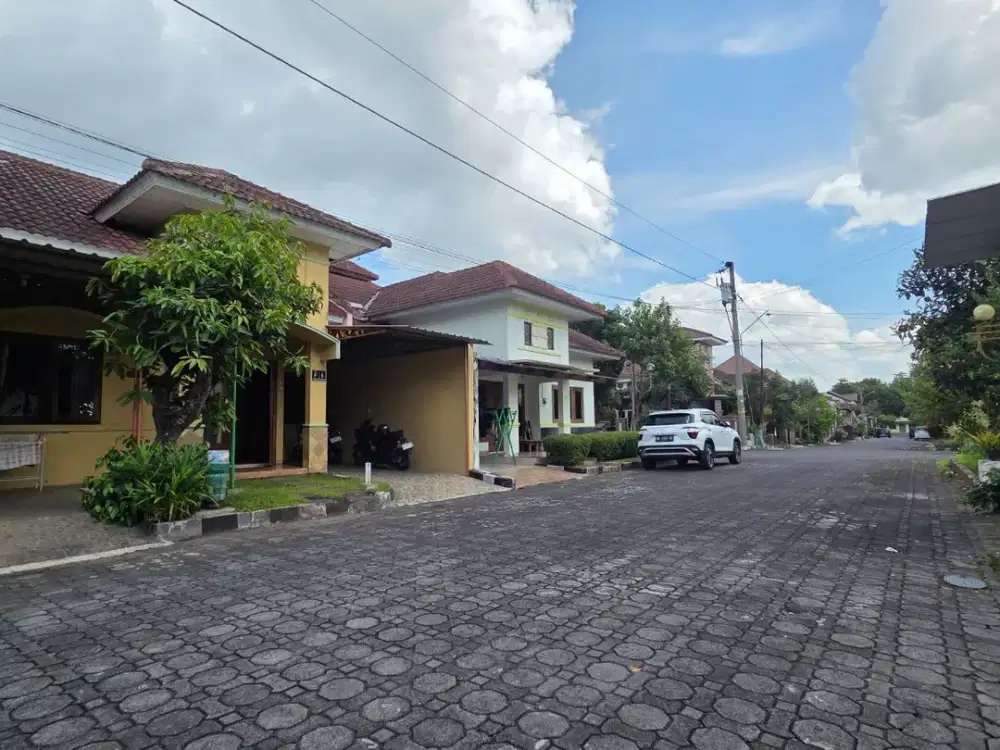 DALAM PERUMAHAN DI JL GODEAN KM 7, SIDOARUM, SLEMAN