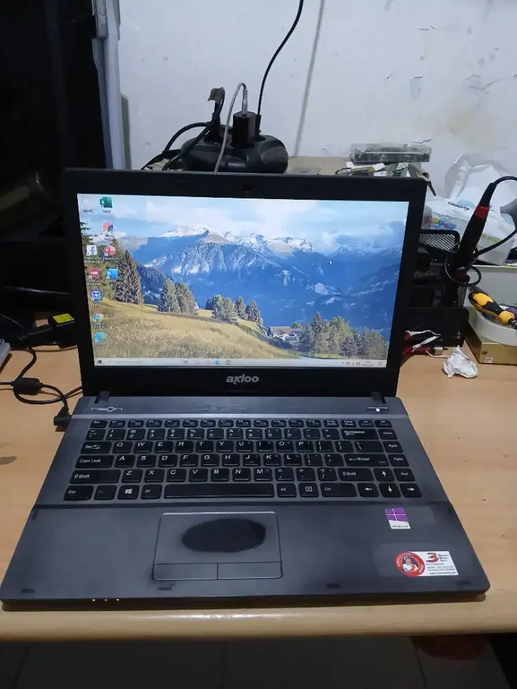 LaptopAxio Neon RNE ,Intel Core I3 ,Ram 4 ,Win 10