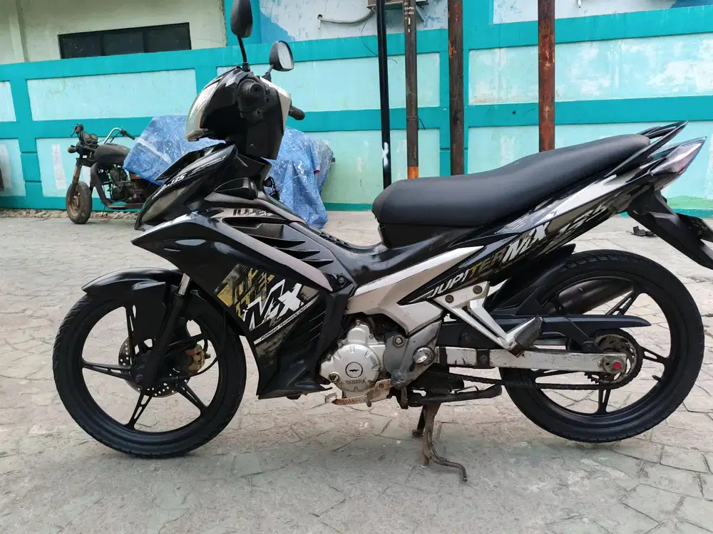 Yamaha Jupiter MX 2014 stater tokcer halus mulus terawat
