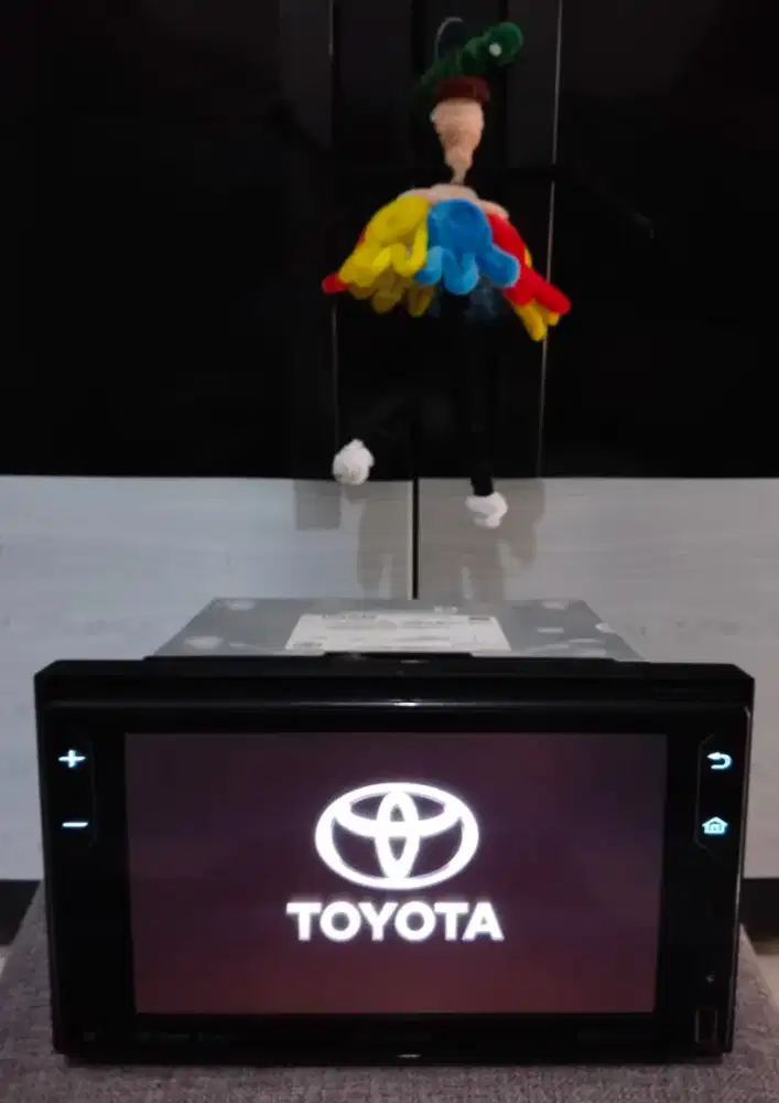 Copotan Toyota Fortuner Head unit PIONEER 9 PVH3968ZT