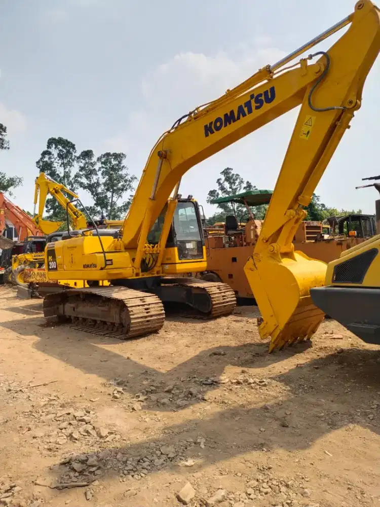 Komatsu PC200-8MO Tahun 2013