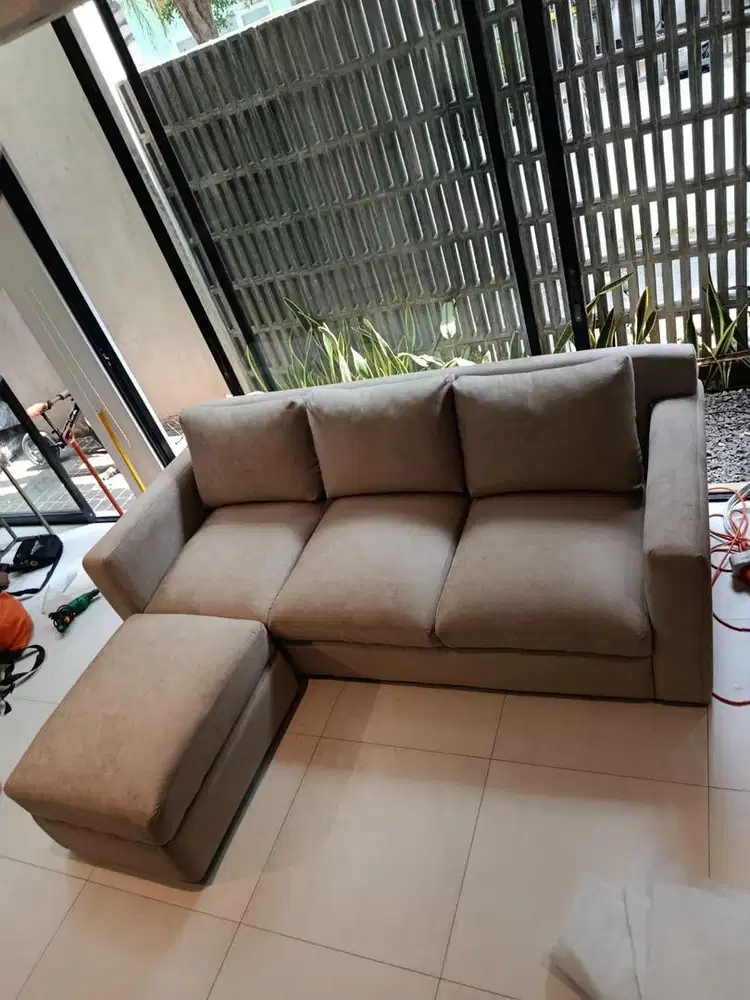 Service sofa bergaransi