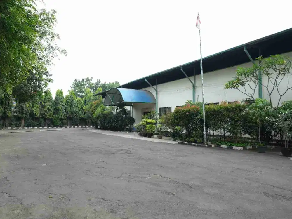 pabrik ex produksi bola di raya setu kampung rawabanteng cikarang barat kab.bekasi