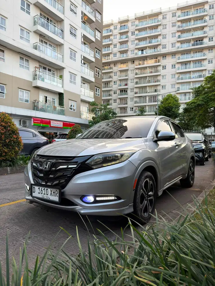 Honda Hrv prestige 2015 cvt terawat sunroof matic AT mulus antik