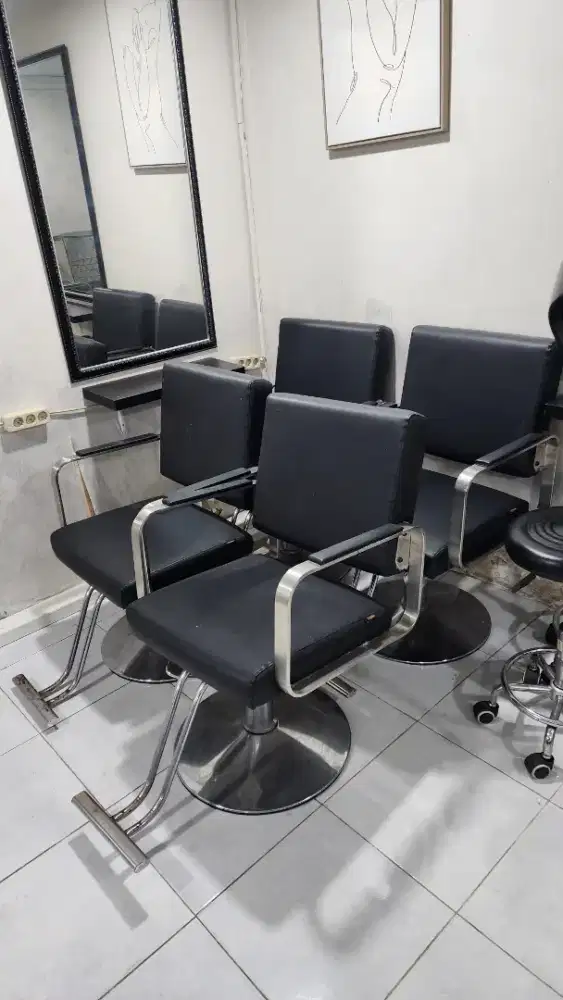 Kursi Salon Hidrolik Bekas – Kokoh & Siap Pakai