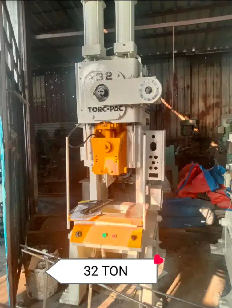 Mesin press steamping/ pond 32 ton