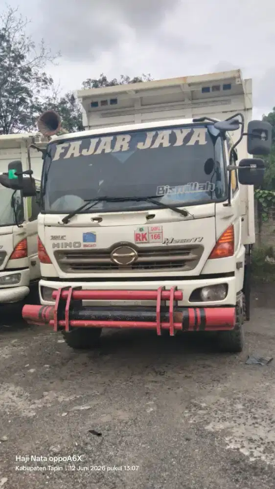 Dump truck Hino lohan tahun 2014
