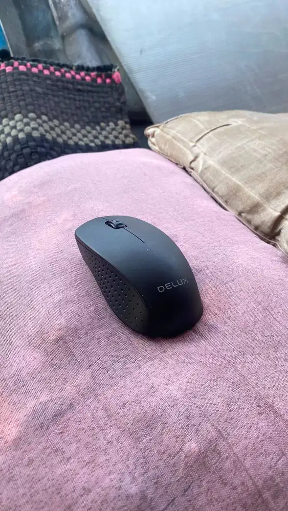 Mouse Wireless DELUX Original – Nyaman Dipakai, Kondisi Mulus