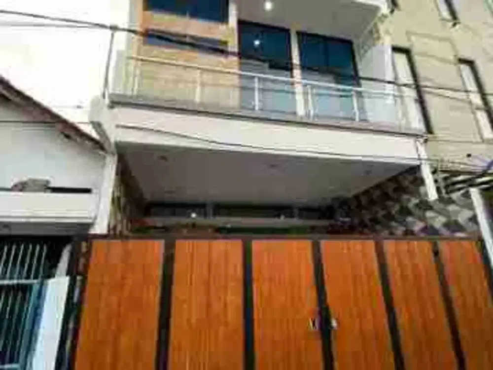 Rumah Baru Tebet 3 Lantai 250 m Ke Stasiun Cawang Jakarta Selatan