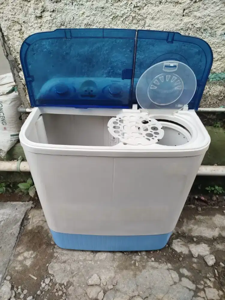 Bismillah D jual mesin cuci 2tabung merek agua