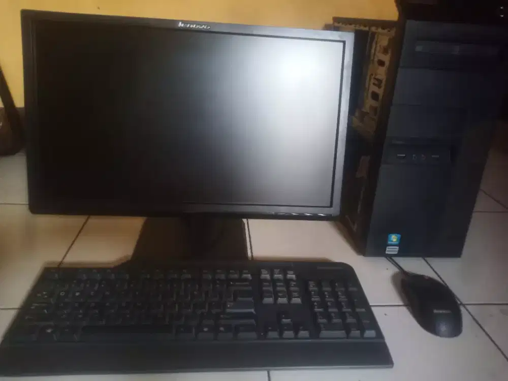 1 paket lenovo m80 minus hard disk,JUAL APA ADANYA