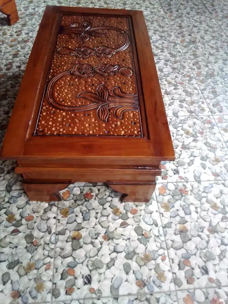 Meja kayu jati dari Jepara