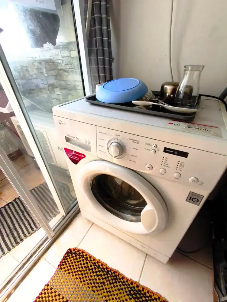 Di jual mesin cuci LG front loading masih mulus