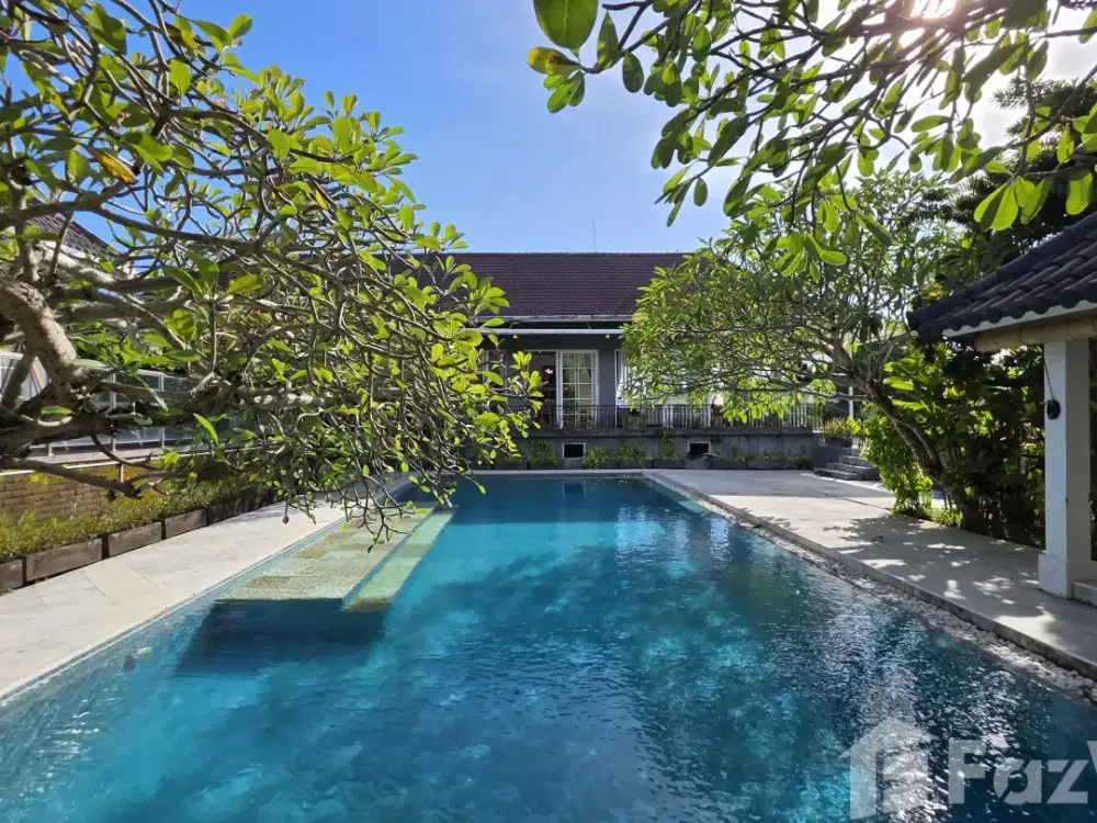 7 Bedroom Villa for sale in Berawa, Bali