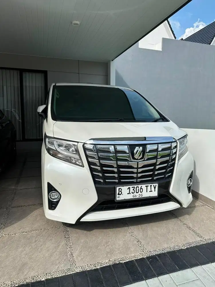 Di jual Toyota Alphard tahun 2015