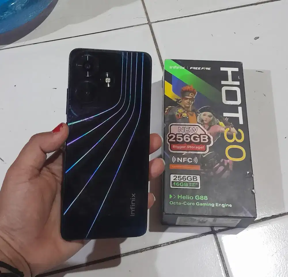 Infinix Hot 30 ram 8+8/256 fullset.