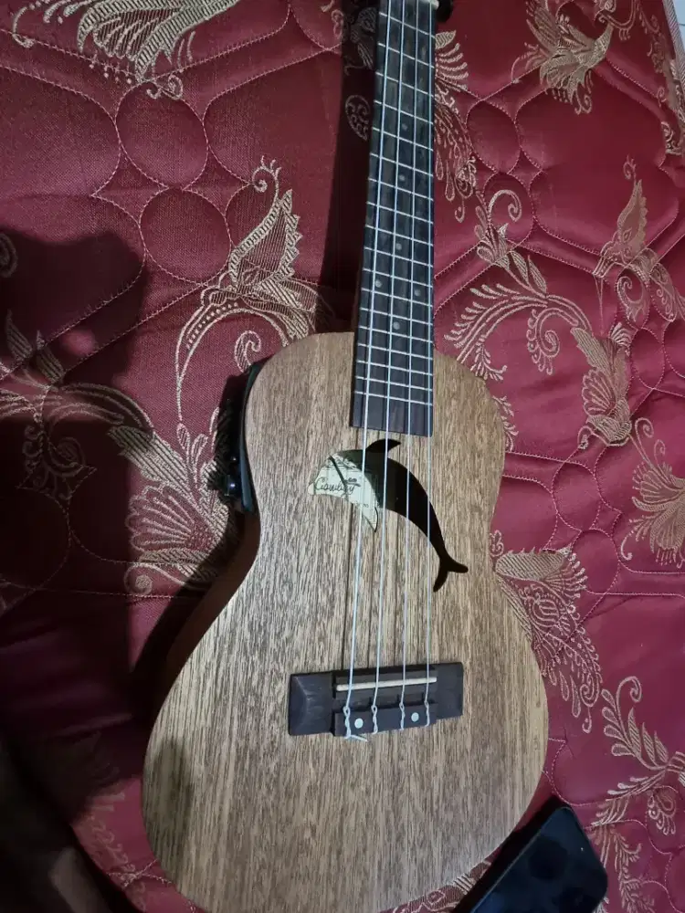 Gitar Ukulele Cowboy Original Import UK-ML23MNS sudah bisa elektrik