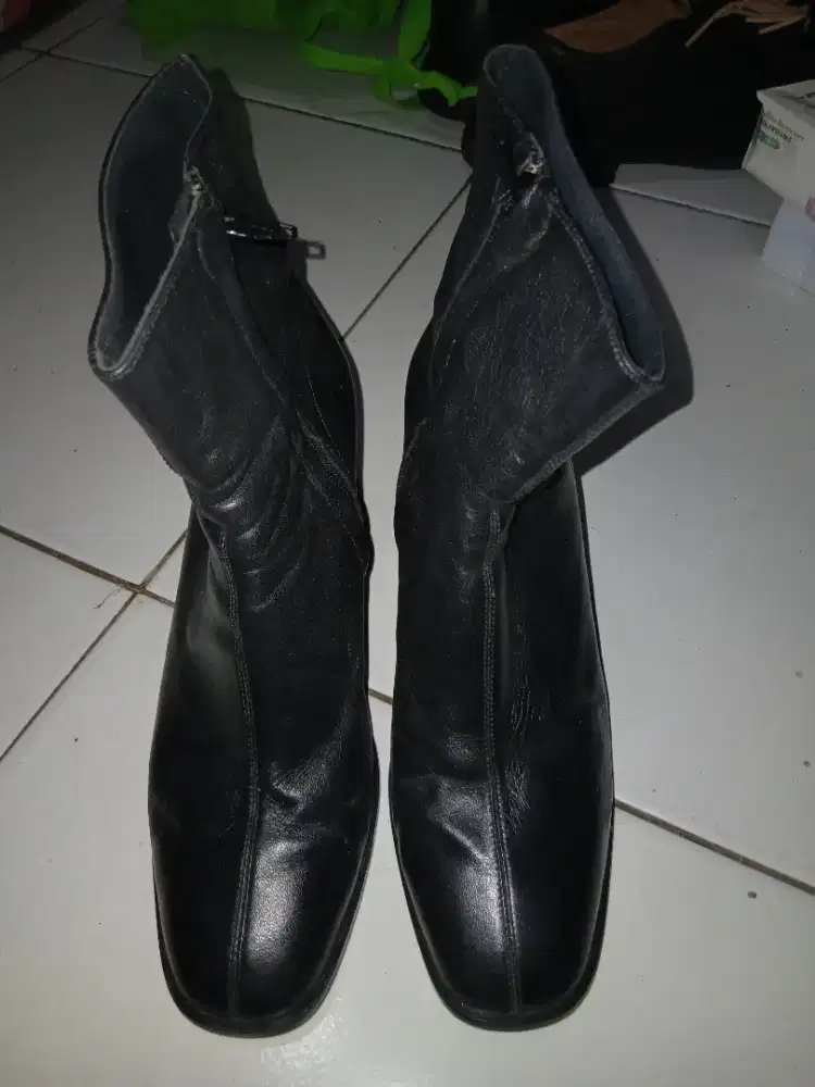 Black Boots Kulit Brand Crhisline. Bisa nego !!