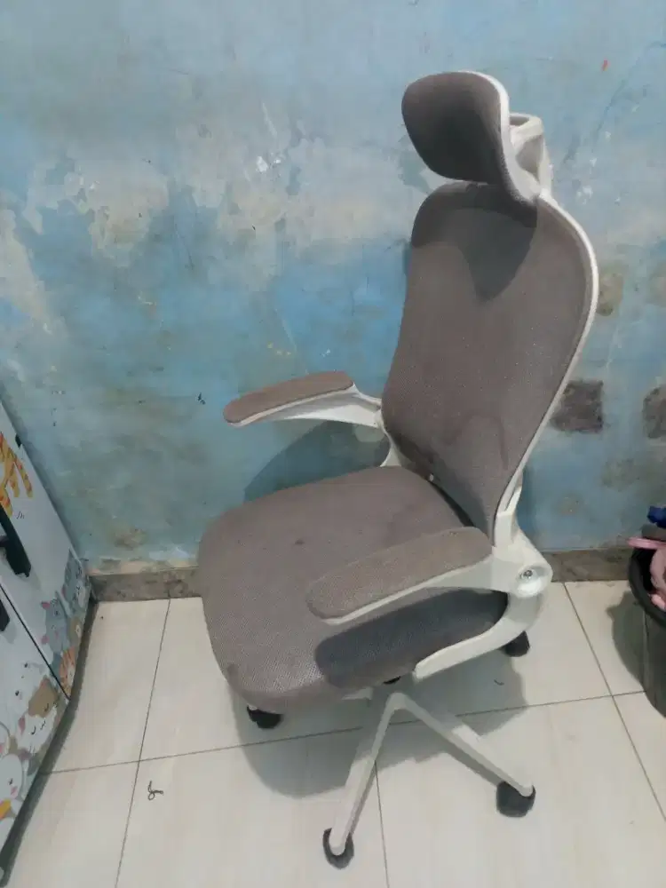 Kursi putar kantor