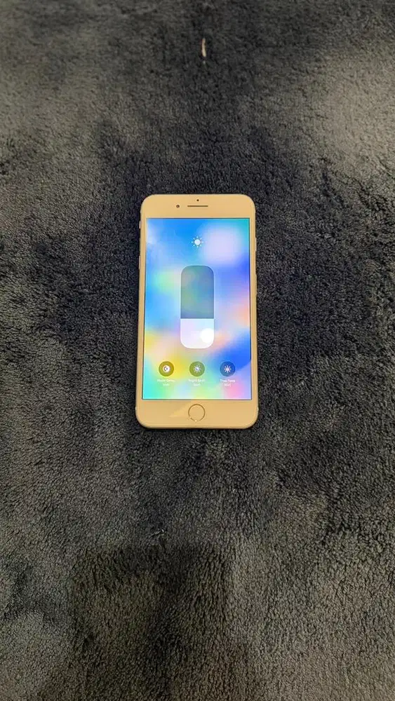 Iphone 8 Plus 64GB Silver Terdaftar Hp charger