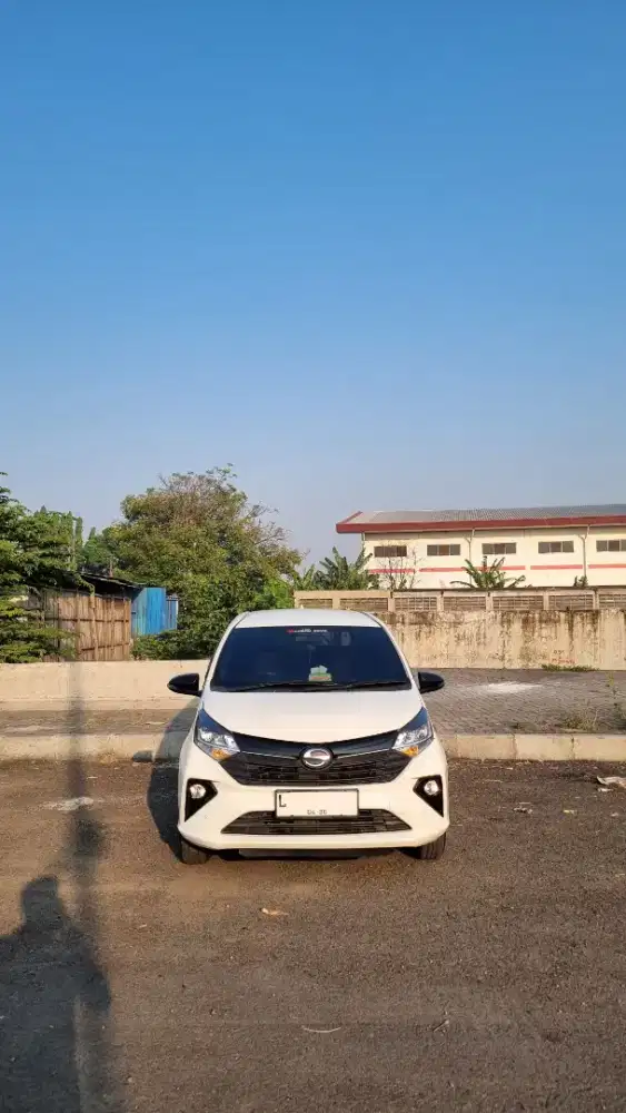 Daihatsu Sigra 1.2 R Deluxe MT