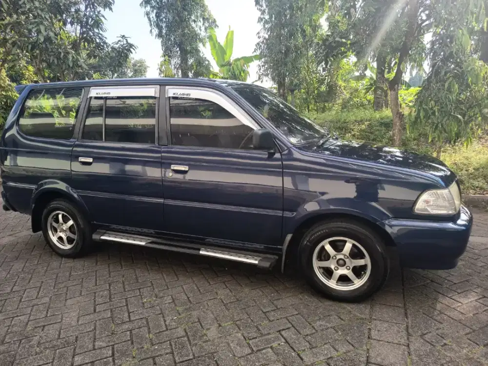 Toyota Kijang LGX 1.8