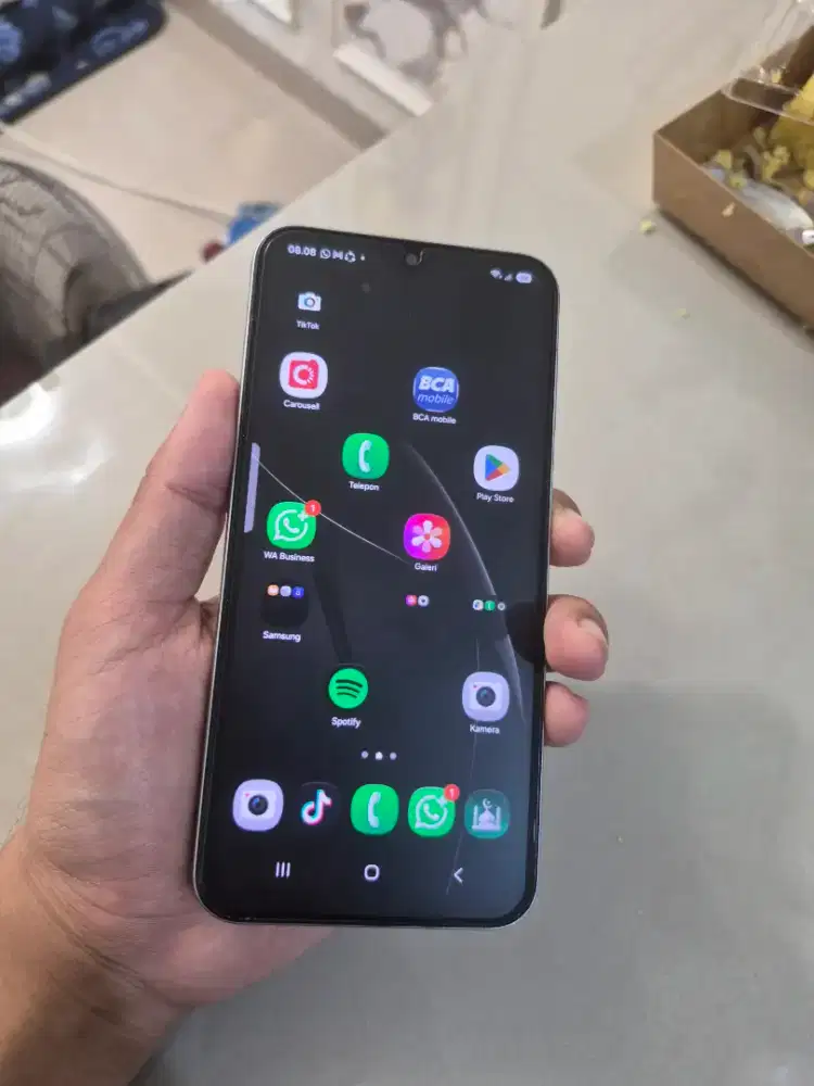 Samsung A24 8/128 warna putih