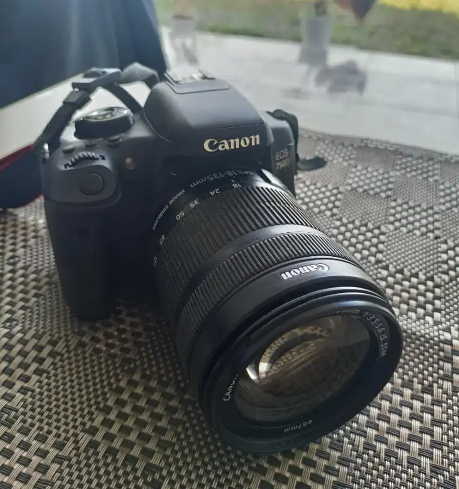 Jual Kamera DSLR Canon EOS 750D