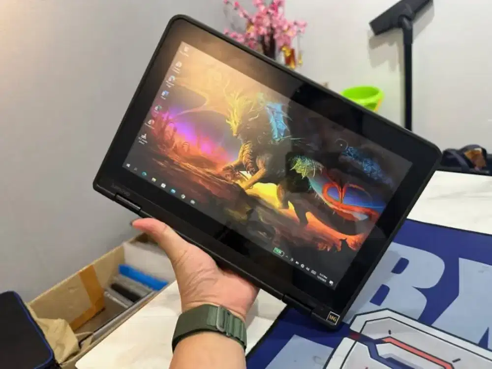 Lenovo Yoga Celeron Flip-Touch. Satu gadget,sejuta fungsi
