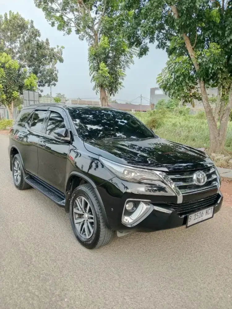 dijual cepat fortuner VRZ diesel 4x2 A/T 2016 bukan pajero