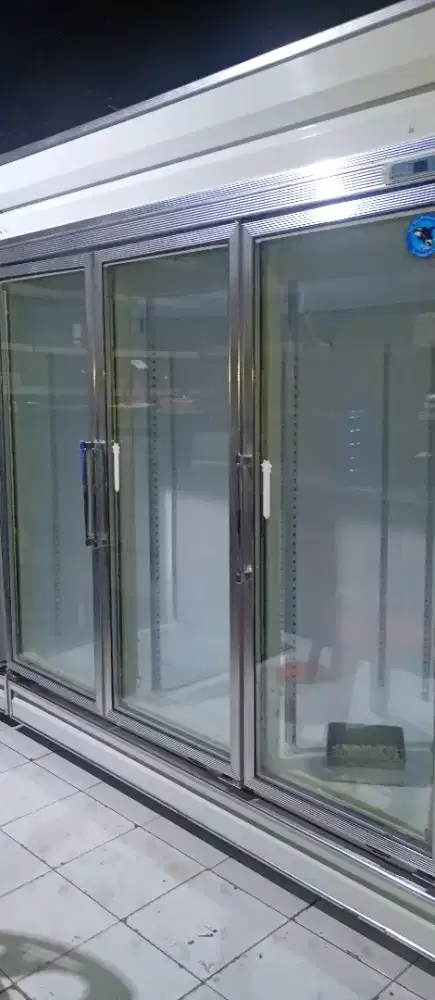 Showcase Taiwan 3 pintu
