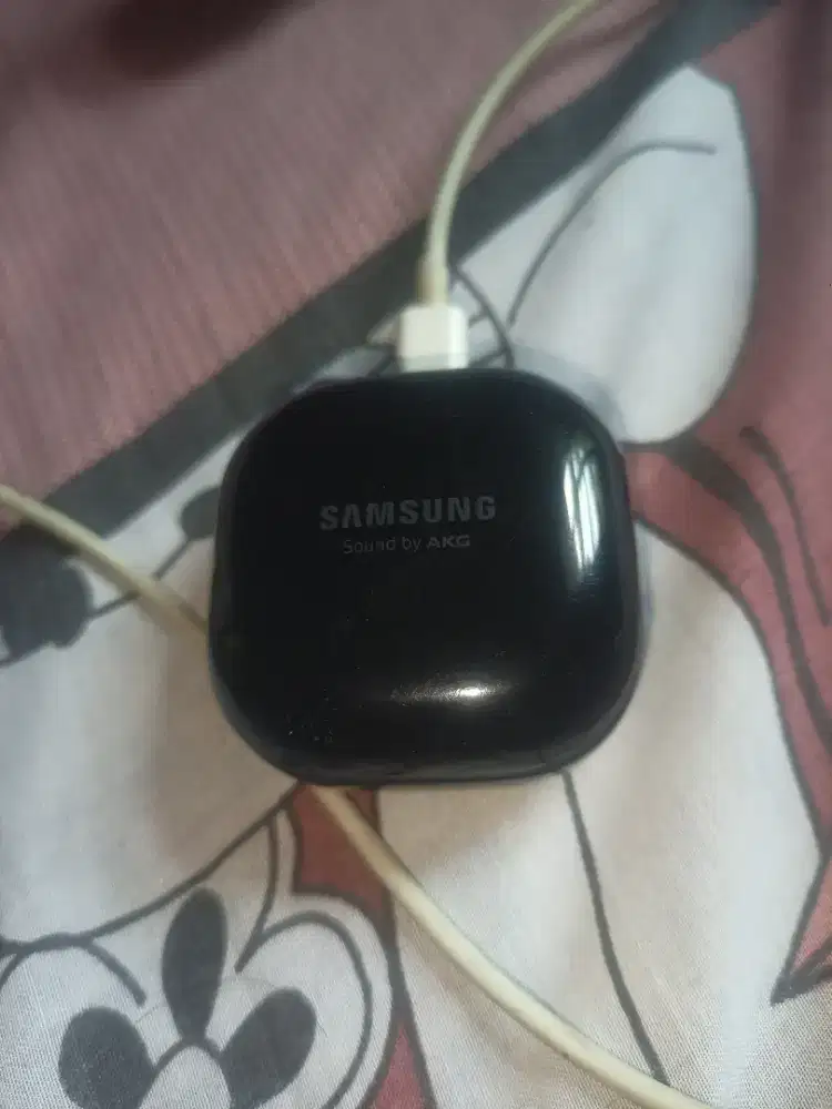 Galaxy buds live