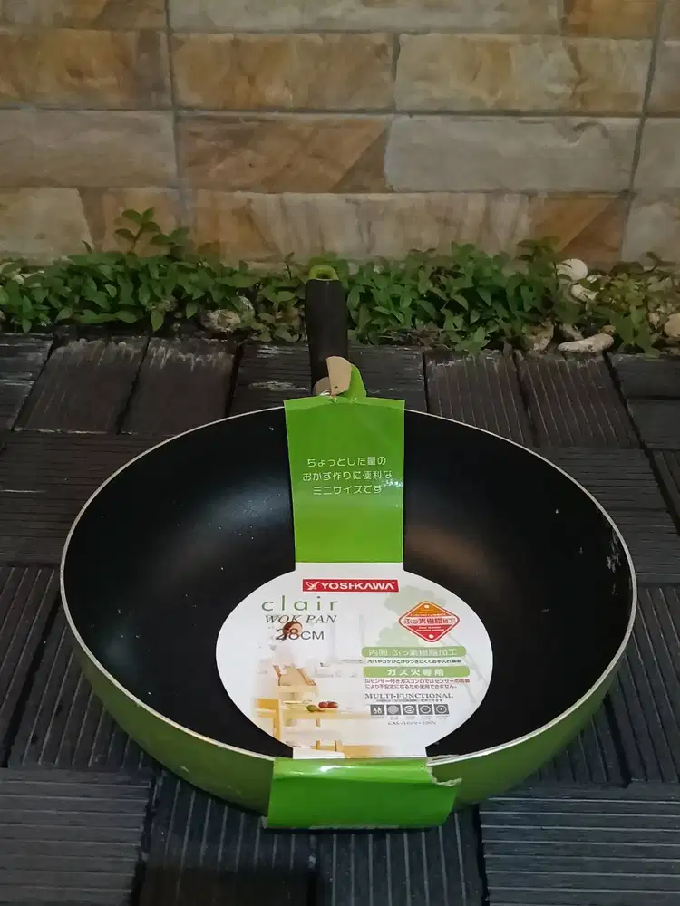 Wajan teflon Wok pan yoshikawa ukuran 28cm tidak pernh pakai