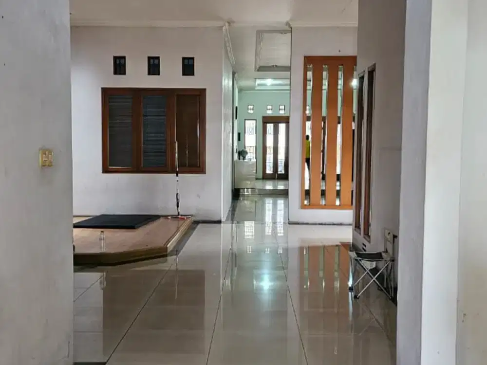 Dijual Rumah Besar 2 Lantai Siap Huni Lokasi Strategis di Cimahi Tengah Dekat Pkot dan Alun-Alun Cimahi