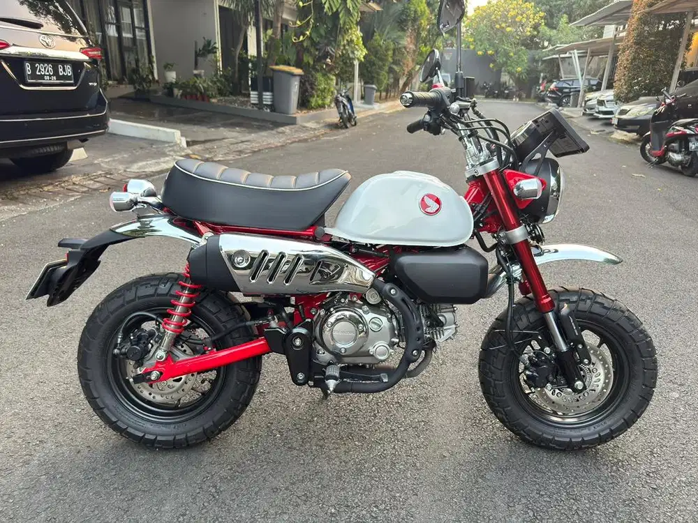 Honda Monkey Merah