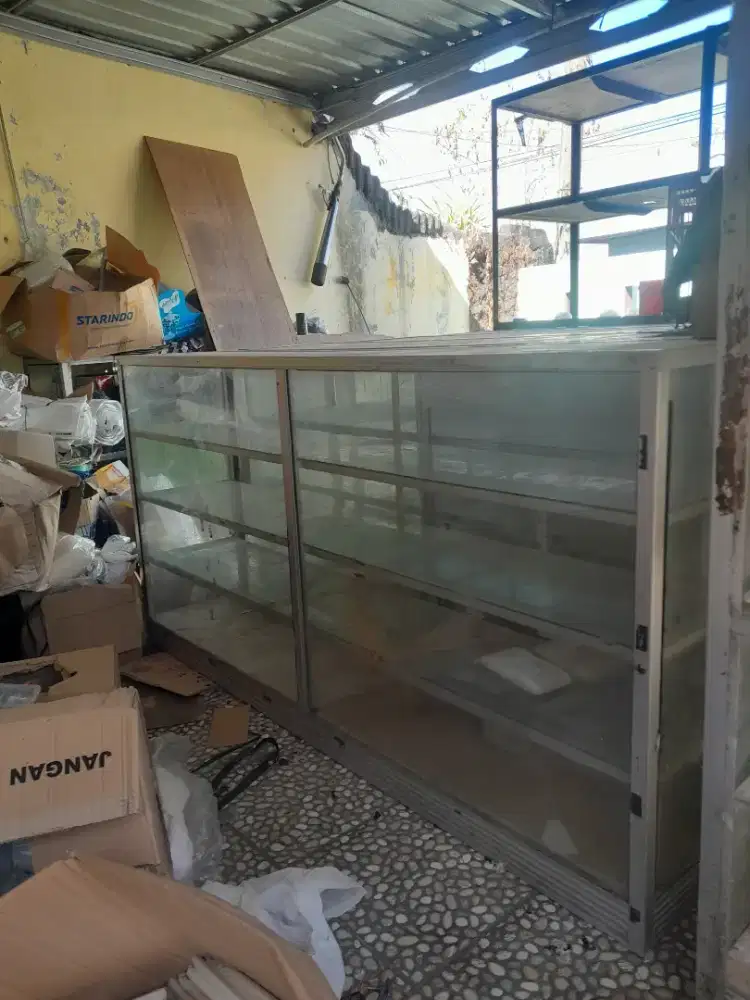 Jual etalase bekas 2 M