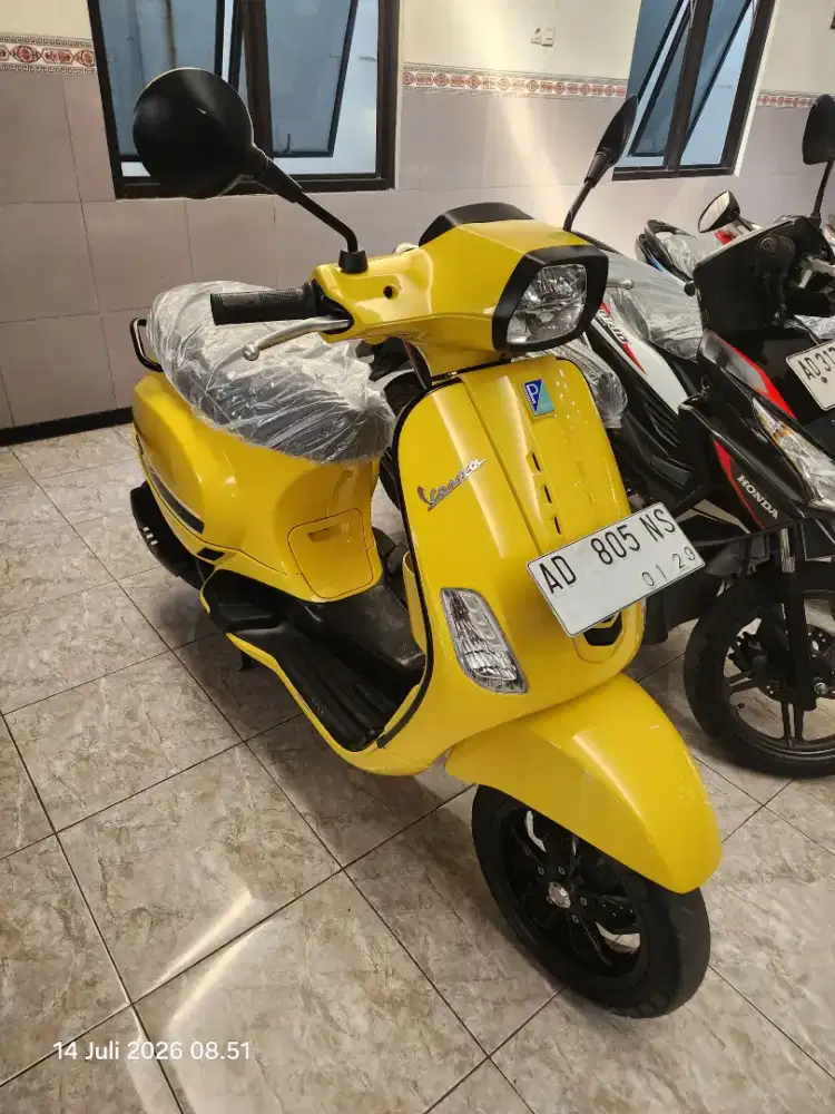 VESPA 125 TAHUN 2023 ISTIMEWA