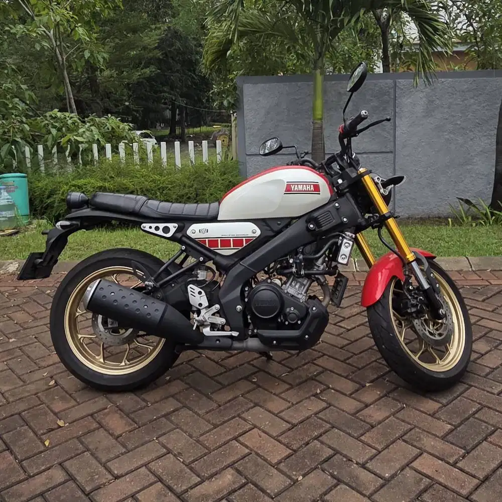 Red White Gold - Yamaha XSR 155 Anniversary 60th Edition