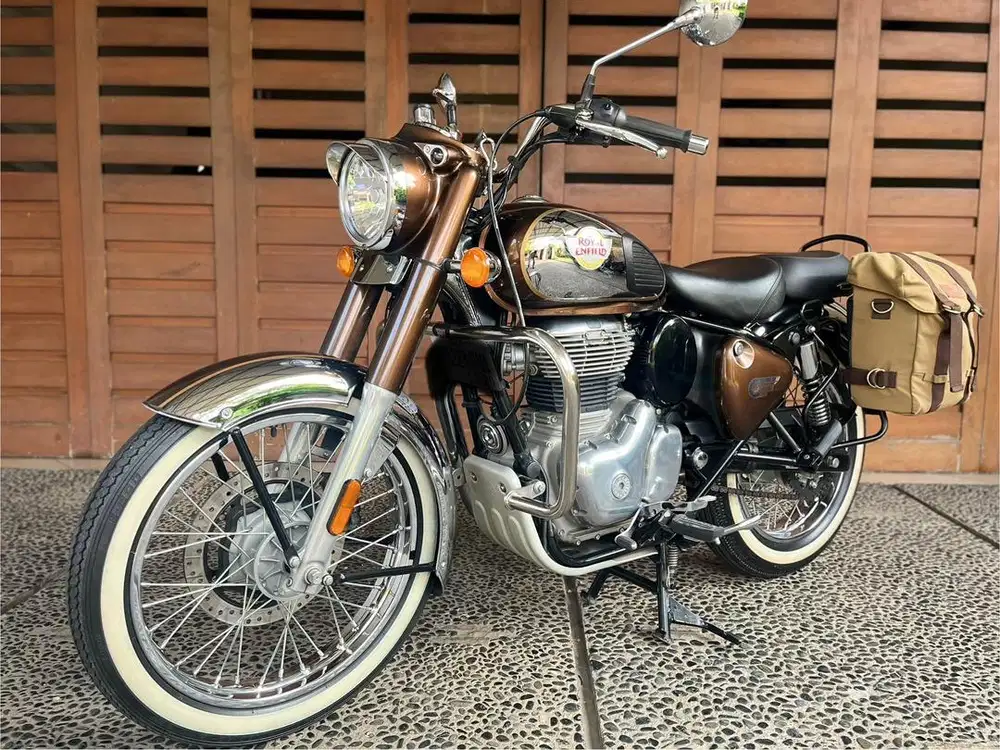 RE CLASSIC 350 (like new)