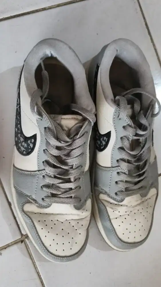 sepatu Nike air dior