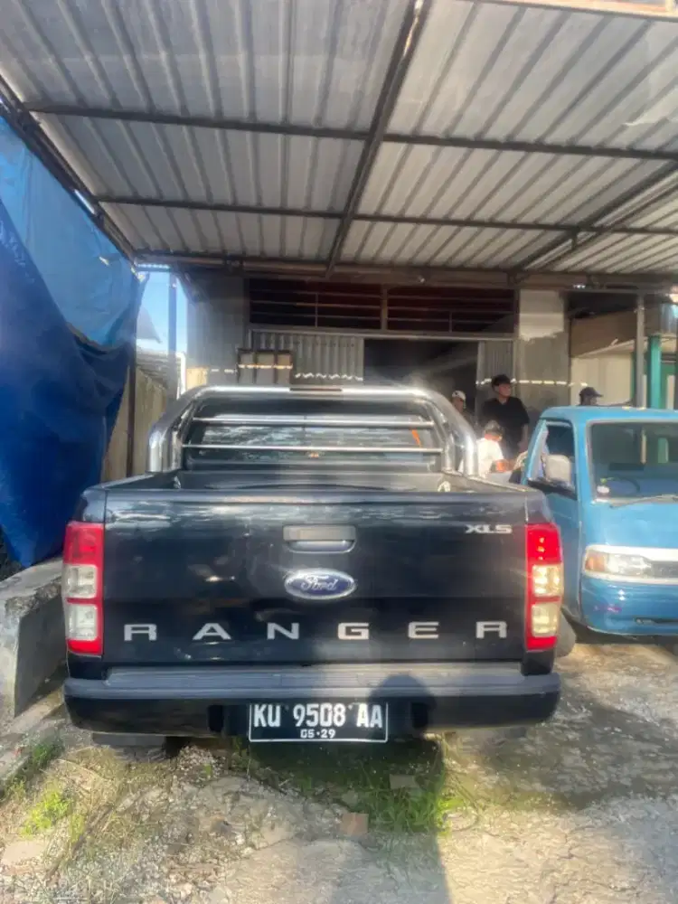 Ford Ranger 2,2L 4x4 MT thn 2013